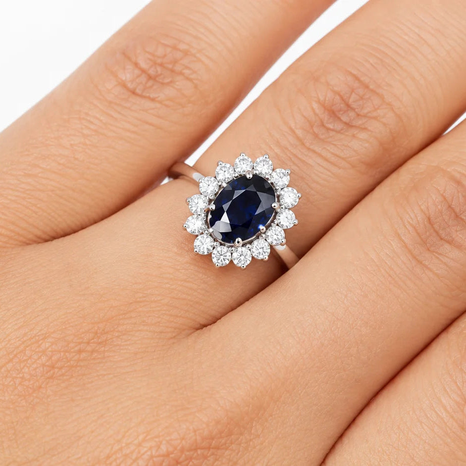 Bague Marguerite en or blanc, saphir et diamants