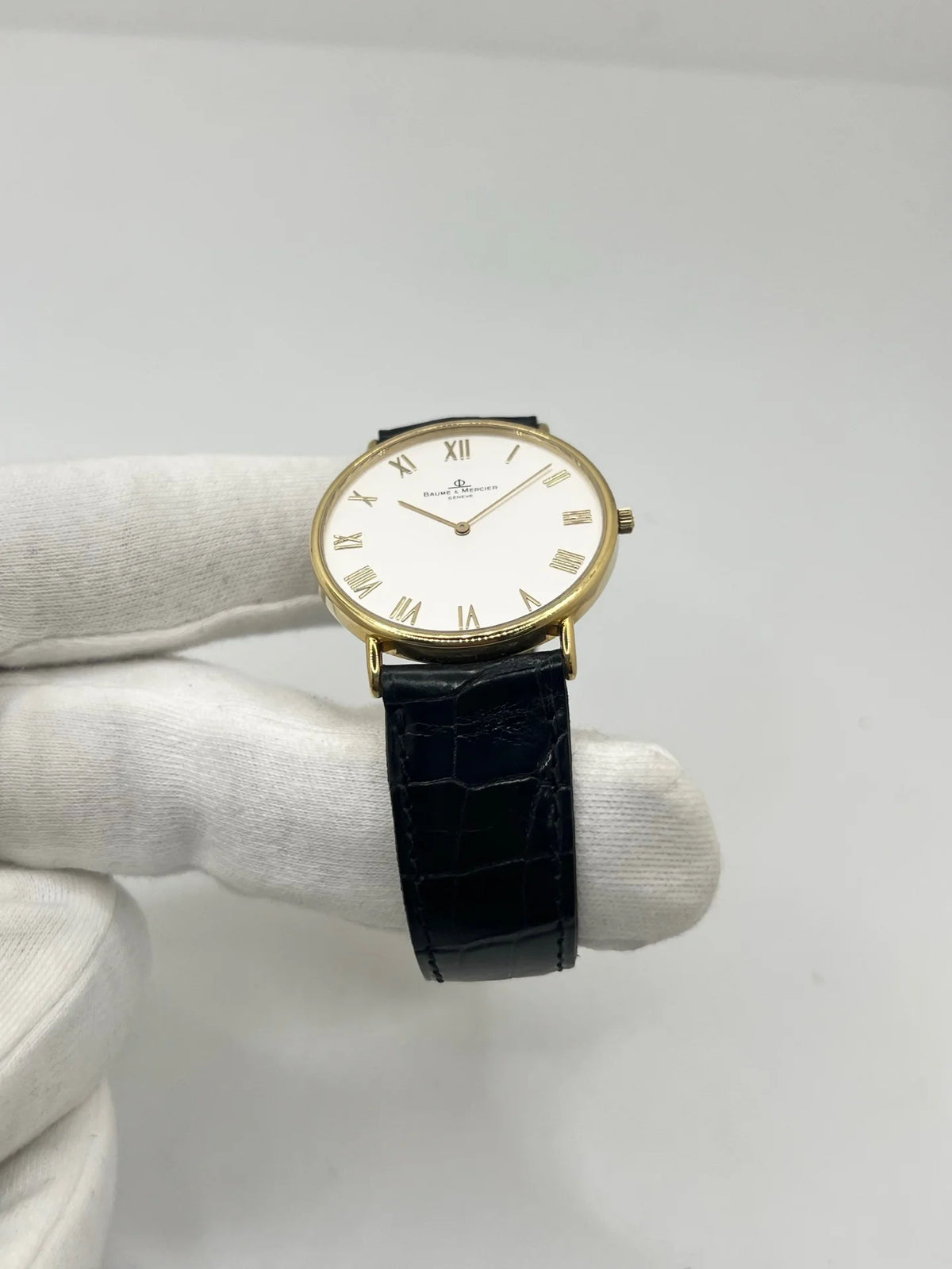 Montre BAUME & MERCIER "Classima" en or jaune, acier et cuir