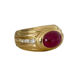 Bague Jonc en or jaune, rubis et diamants
