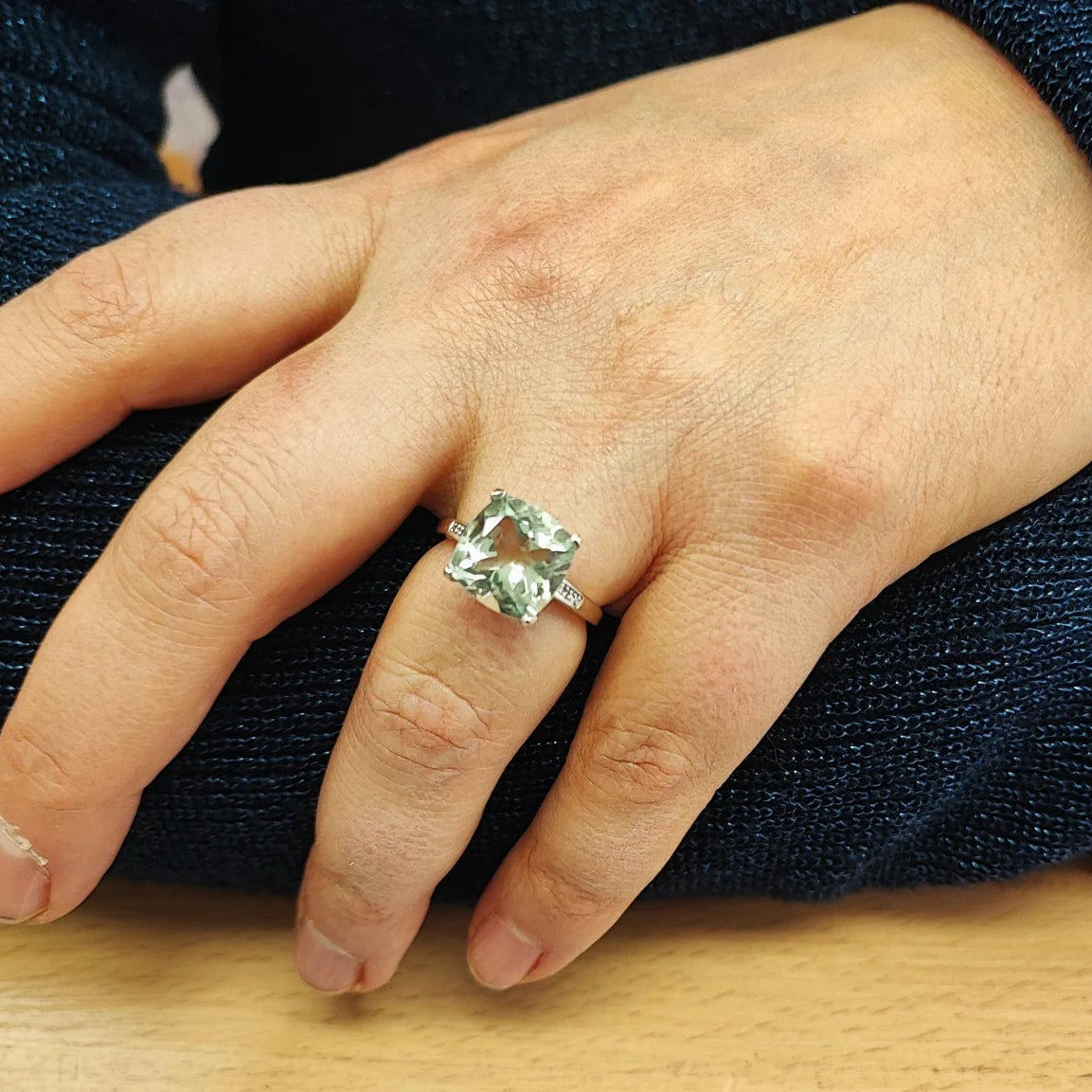 Bague Solitaire MAUBOUSSIN "Petit visage d'amour" en or blanc, améthyste et diamants