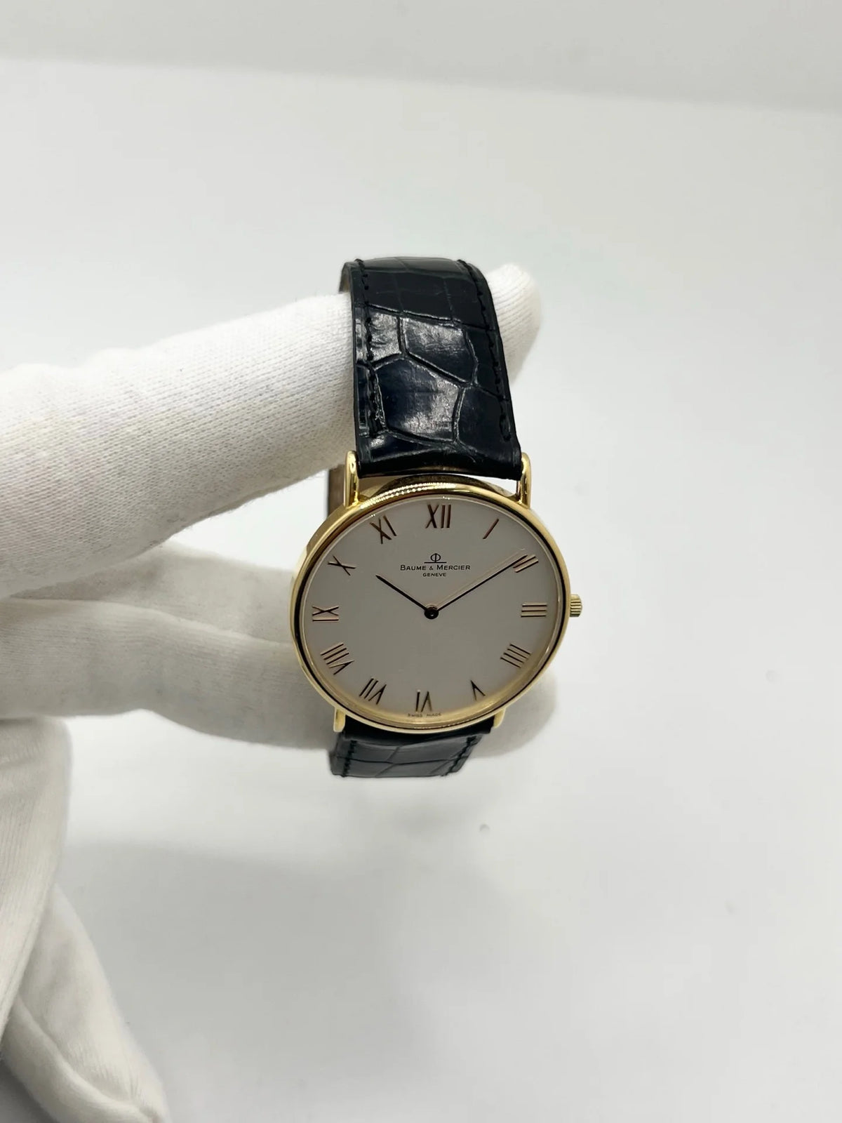 Montre BAUME & MERCIER "Classima" en or jaune, acier et cuir