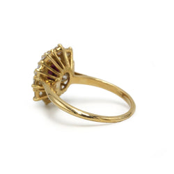 Bague Marguerite en or jaune, rubis et diamants