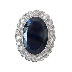 Bague Entourage en or blanc, saphir et diamants