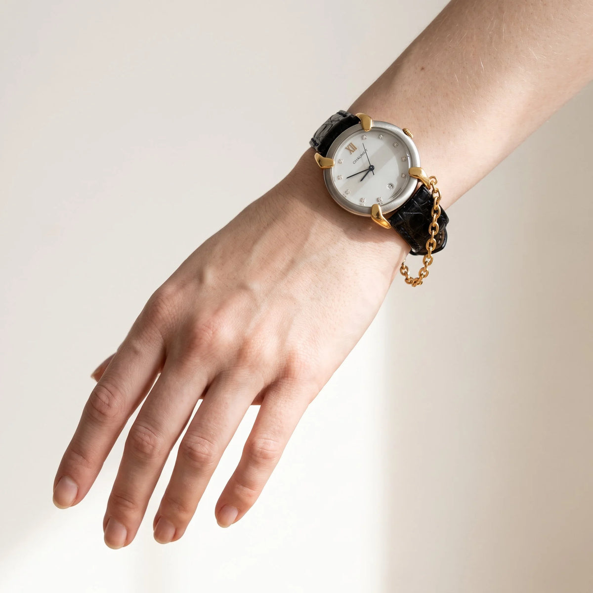 Montre CHAUMET Elysée GM en or jaune, acier, cuir et diamants