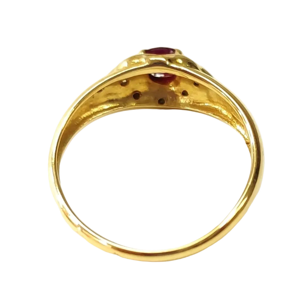 Bague Jonc en or jaune, rubis et diamants