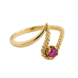 Bague en or jaune et rubis