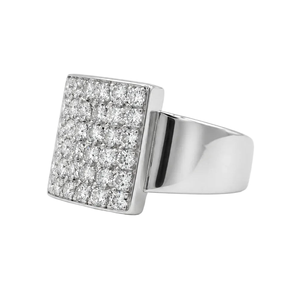 Bague Pavée en or blanc et diamants