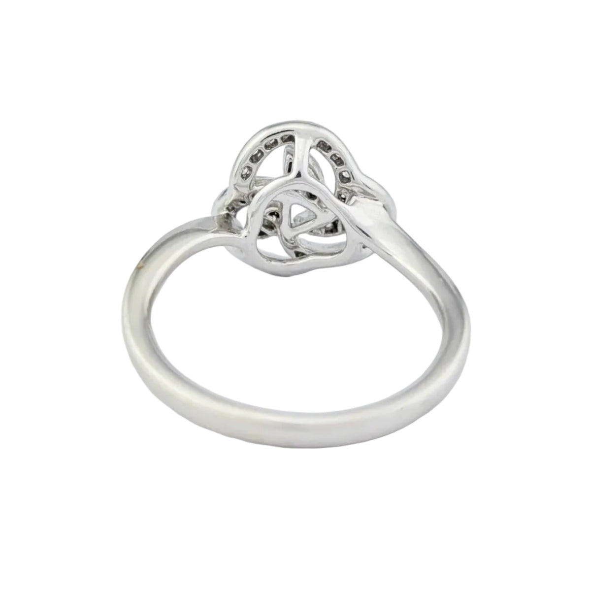 Bague en or blanc et diamants