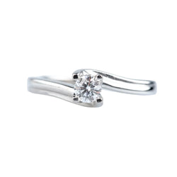 Bague Solitaire en or blanc et diamant
