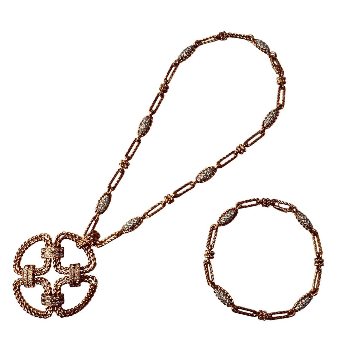 Collier Pendentif FRED en or jaune et diamants