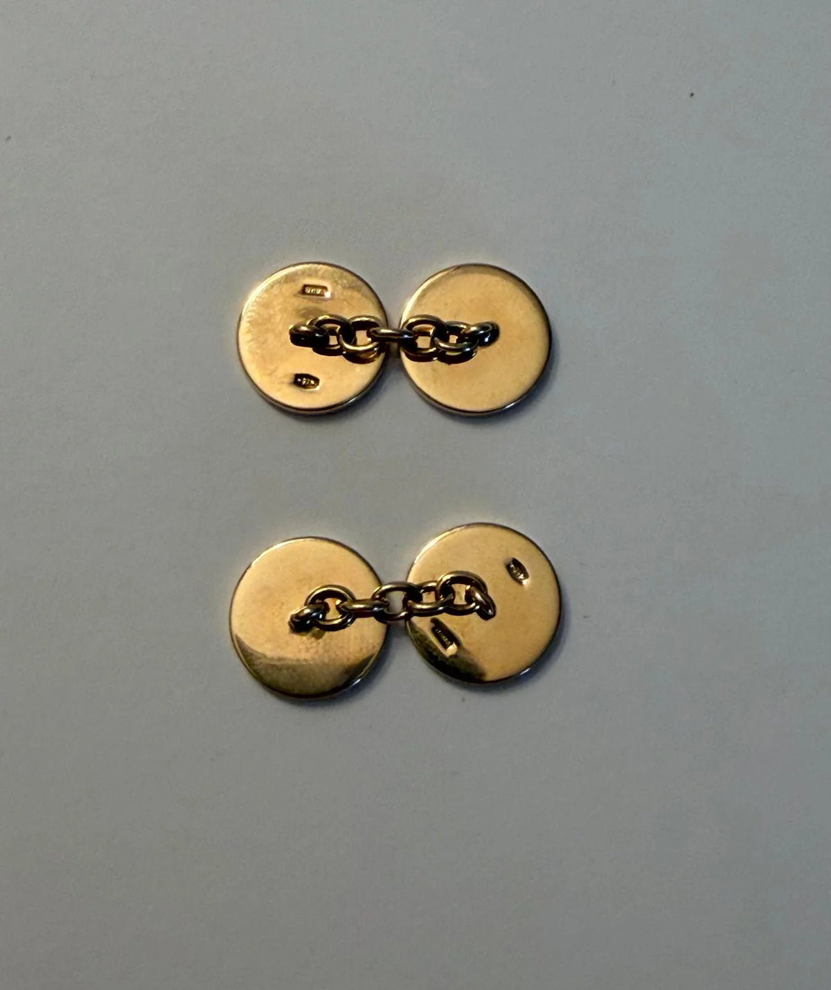Boutons de manchette BULGARI en or jaune et lapis-lazuli