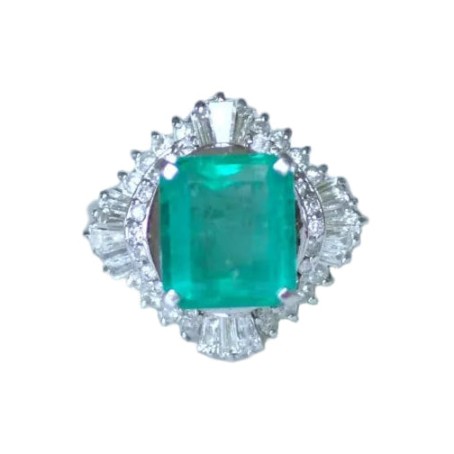 Bague Entourage en platine, émeraude et diamants