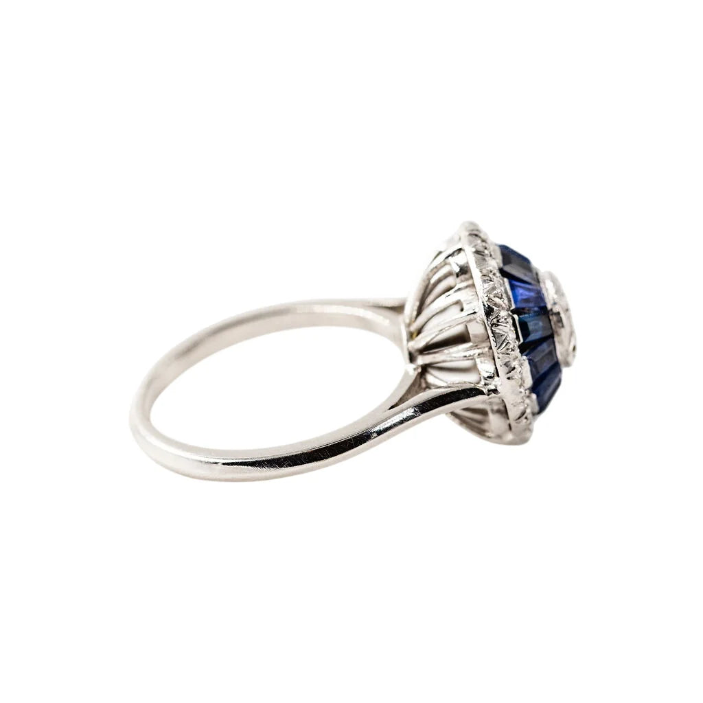 Bague Dôme en or blanc, saphirs et diamants
