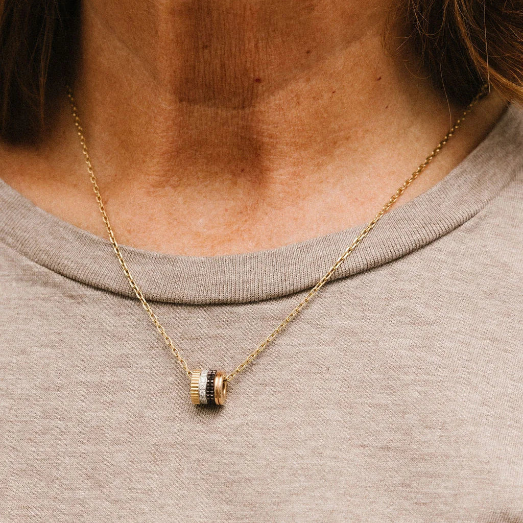 Collier Pendentif BOUCHERON "Quatre" en or jaune, or rose, or blanc, PVD et diamants