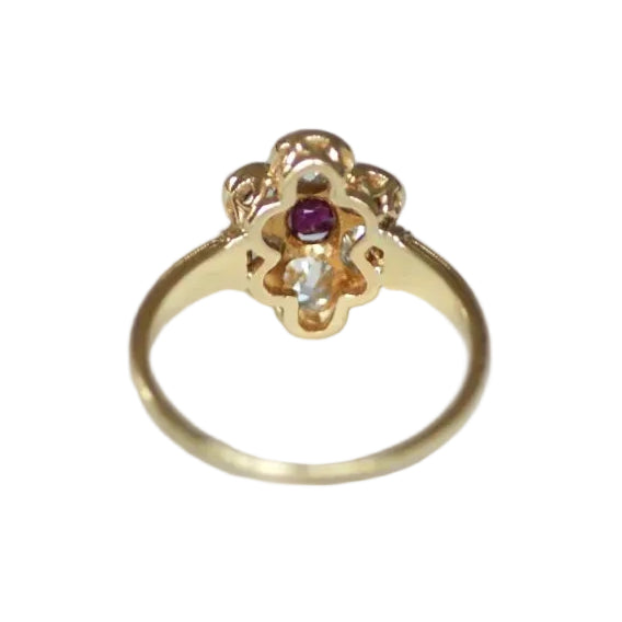 Bague Marguerite en or jaune, rubis et diamants