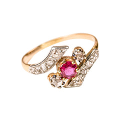 Bague Trilogie en or jaune, platine, rubis et diamants