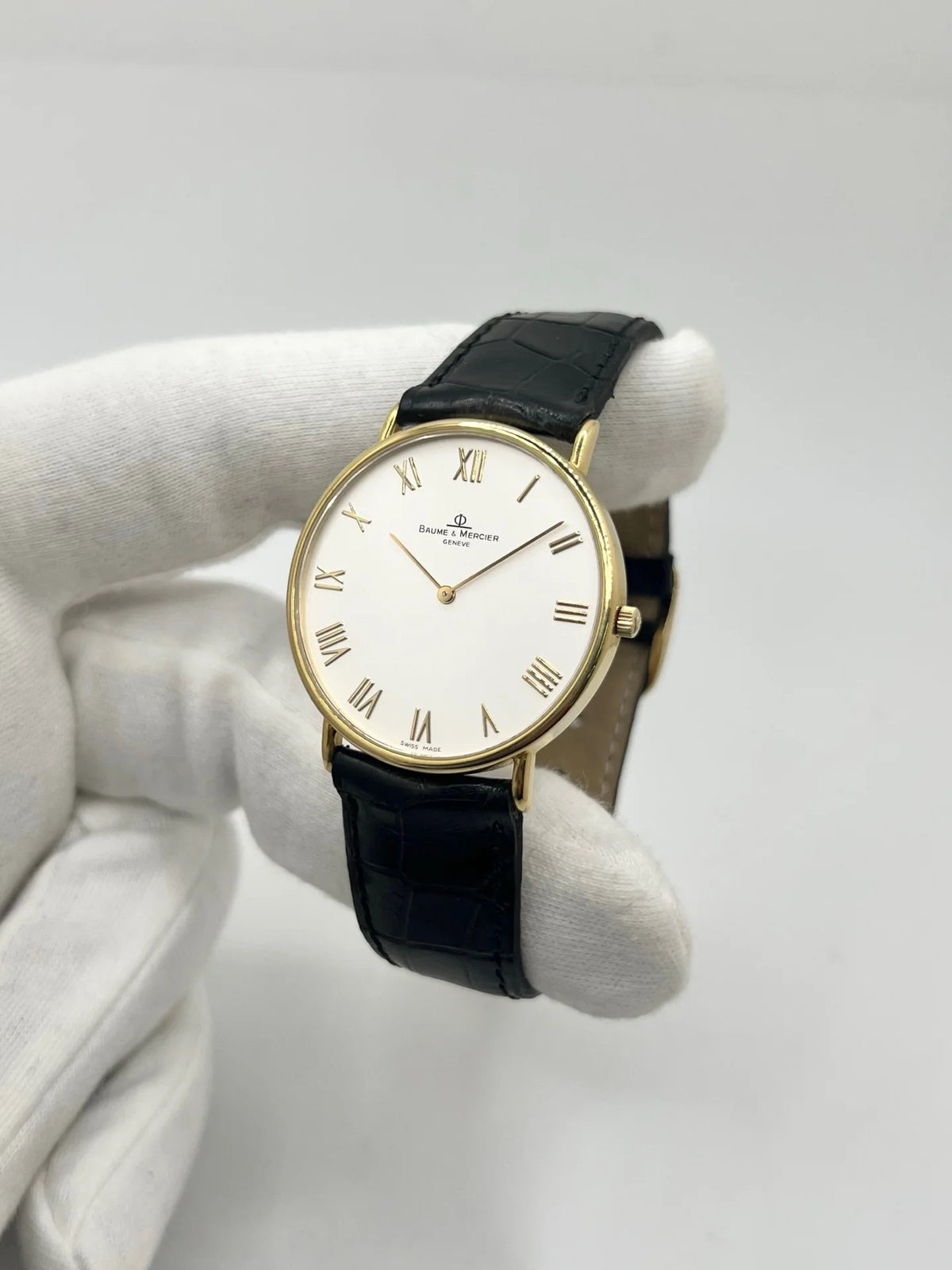 Montre BAUME & MERCIER "Classima" en or jaune, acier et cuir
