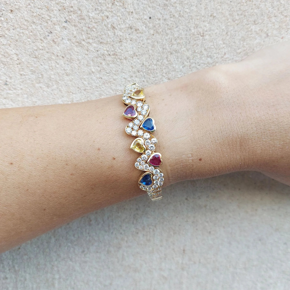 Bracelet Jonc CRISTILLI en or jaune, saphirs et diamants