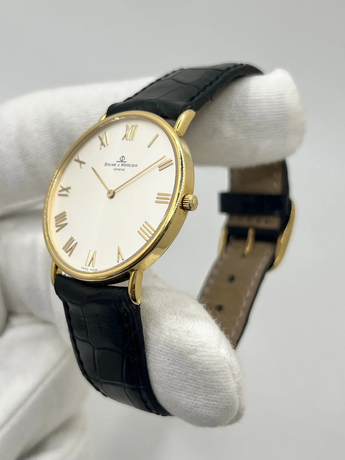 Montre BAUME & MERCIER "Classima" en or jaune, acier et cuir