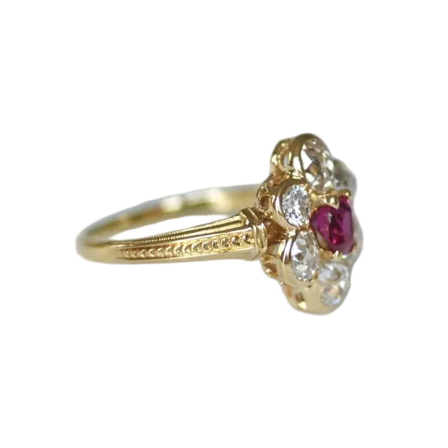 Bague Marguerite en or jaune, rubis et diamants