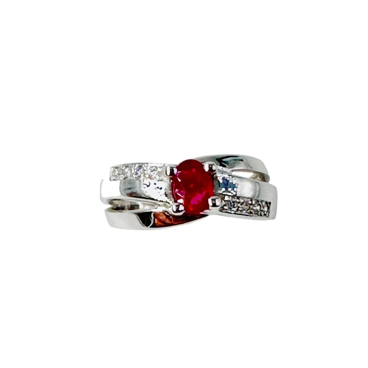 Bague Jonc en or blanc, rubis et diamants