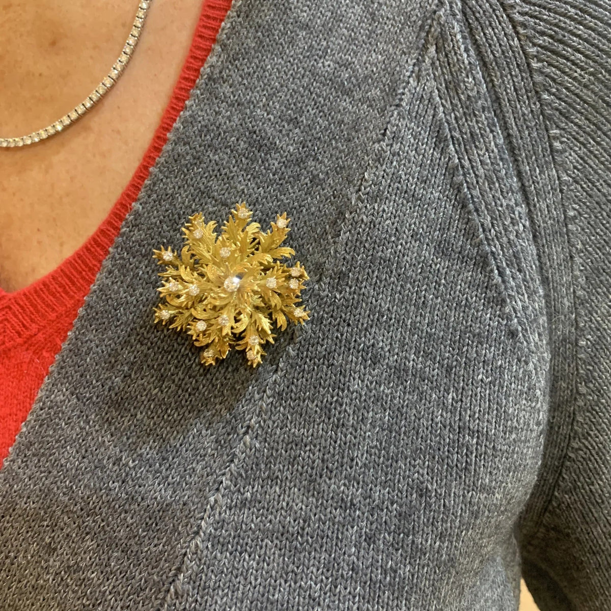 Broche Clip en or jaune et diamants