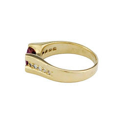 Bague Solitaire en or jaune, rubis et diamants