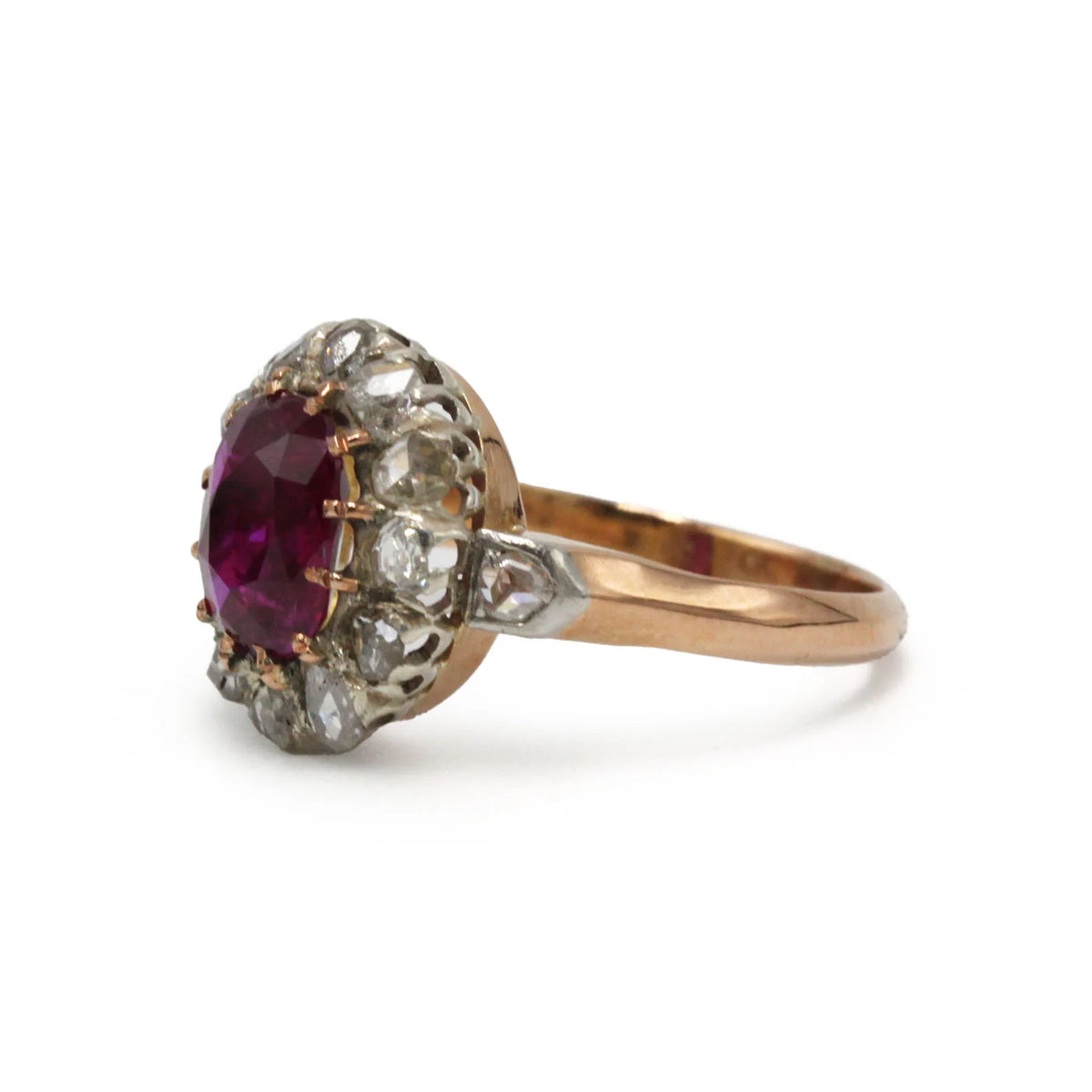 Bague Marguerite en or jaune, platine, rubis et diamants