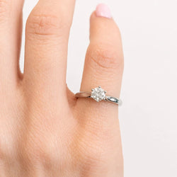 Bague Solitaire en or blanc et diamant