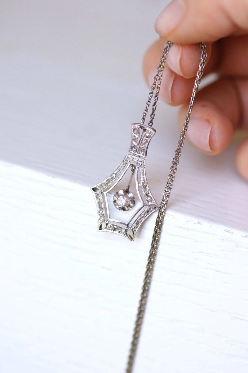 Grand pendentif Art Déco or blanc et diamants - Castafiore