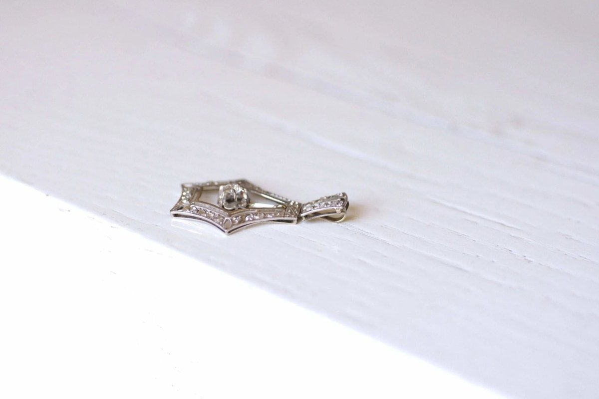 Grand pendentif Art Déco or blanc et diamants - Castafiore