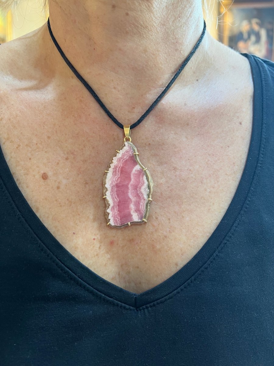 Grand Pendentif Vintage Tranche Rhodochrosite Or Jaune 18 Carats - Castafiore