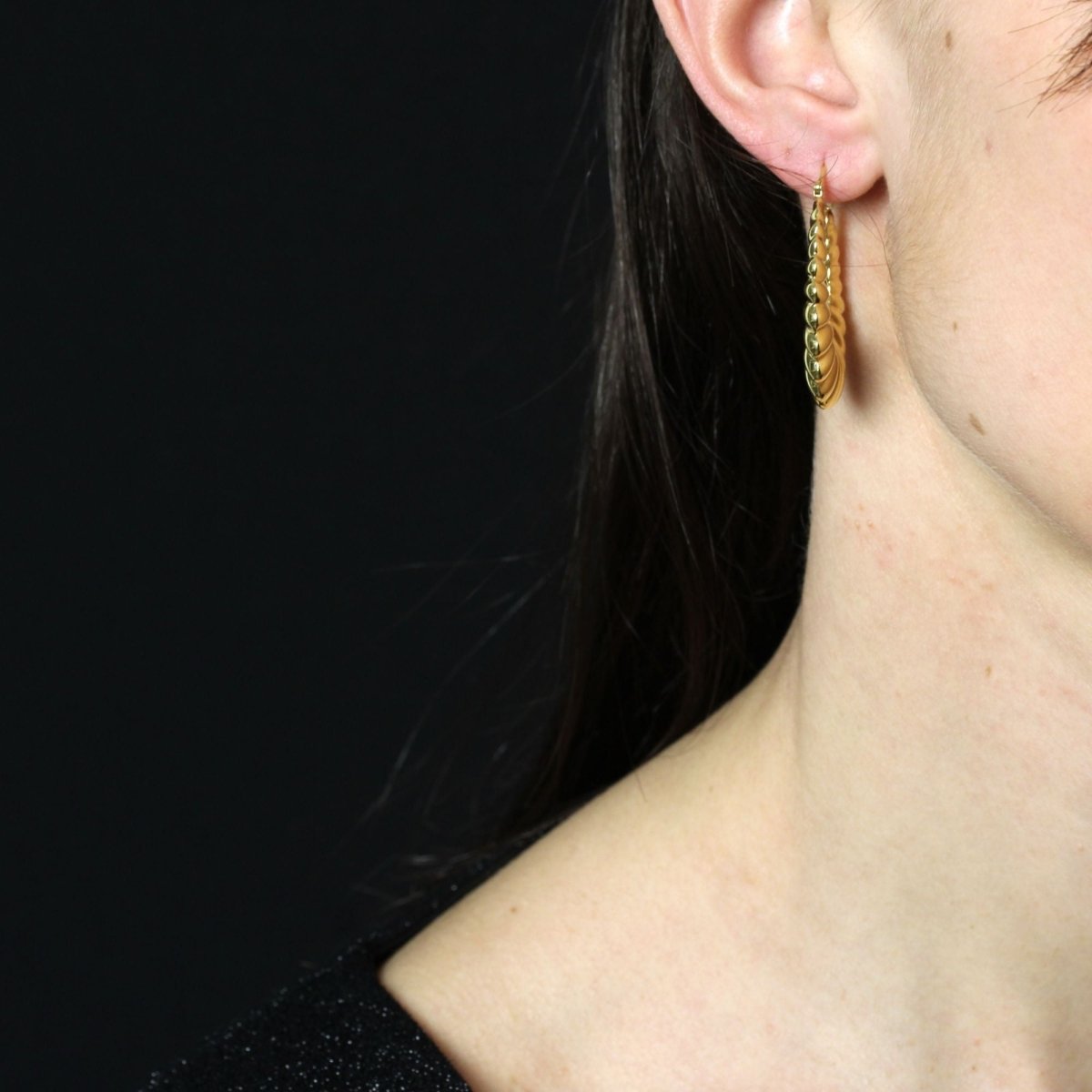 Grandes boucles doreilles créoles en or jaune godronné - Castafiore