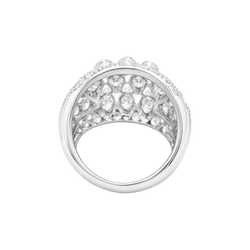 Bague boule vintage en or blanc et diamants.