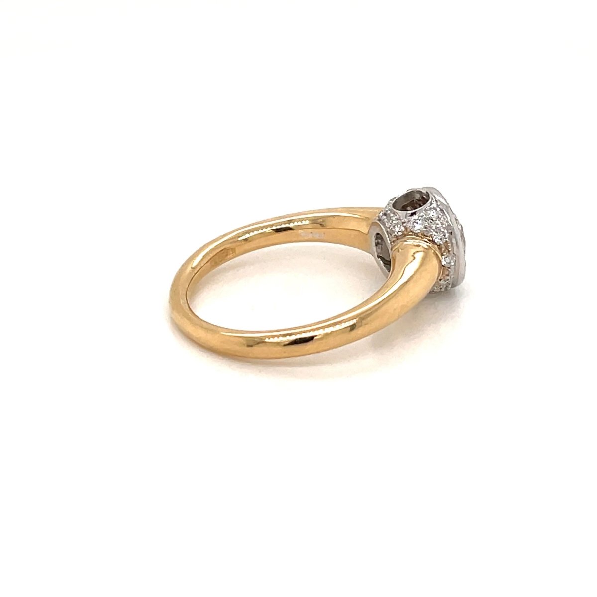 IGI Certified 1 Carat Cushion Diamond Solitaire Ring - Castafiore
