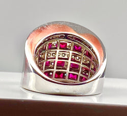 Importante bague bandeau coktail en or blanc 18 carats en rubis et diamants - Castafiore