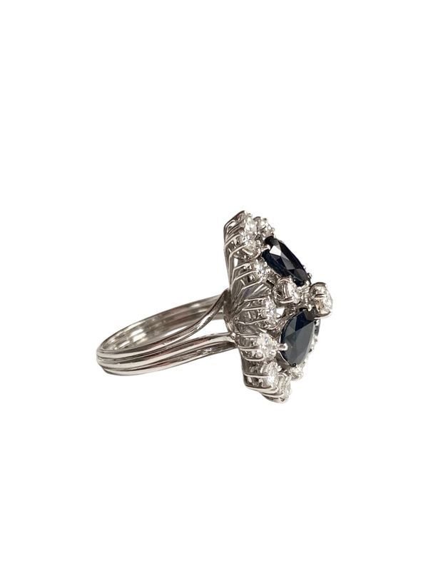 Importante bague en or blanc 18k saphirs et diamants - Castafiore