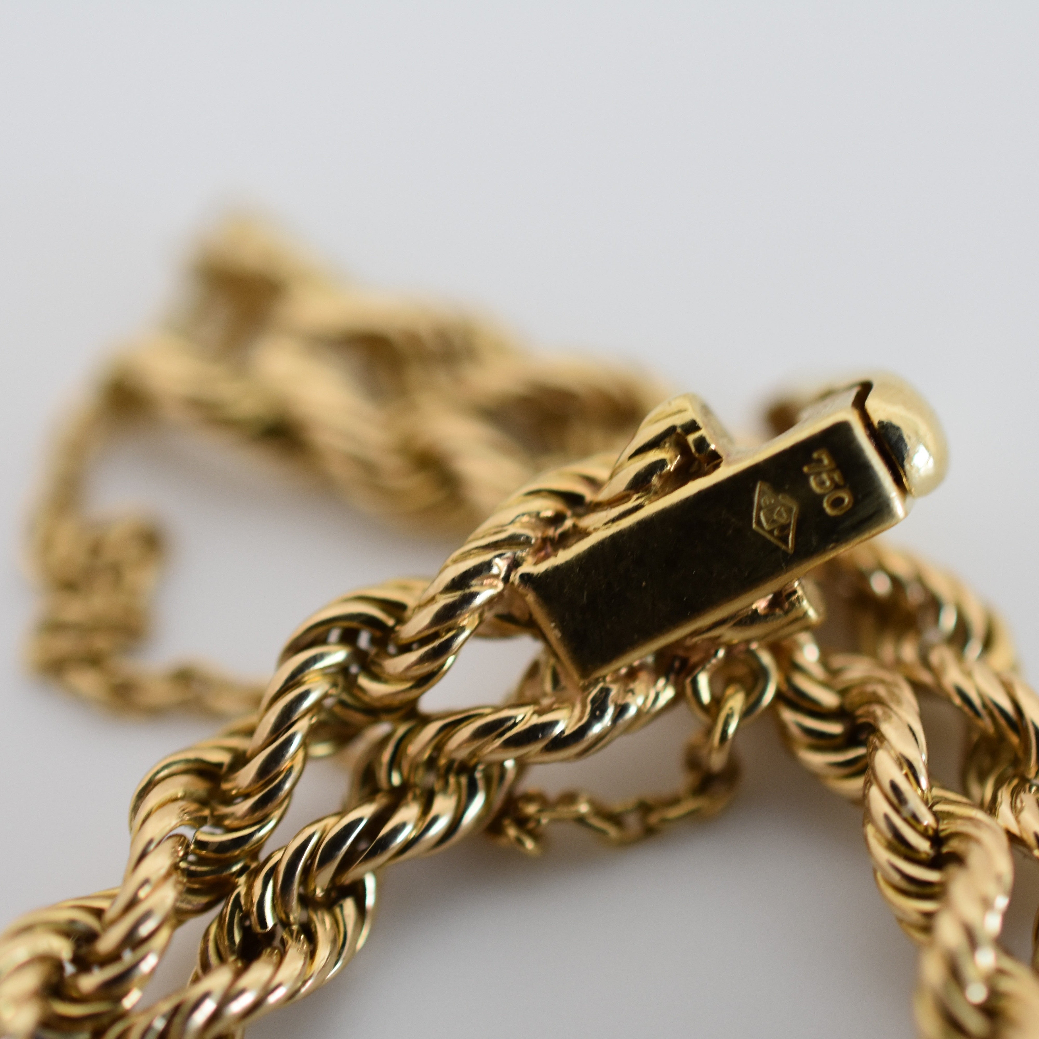 Jaeger - LeCoultre dame bracelet torsadé, or jaune 18 carats, 1954 - Castafiore