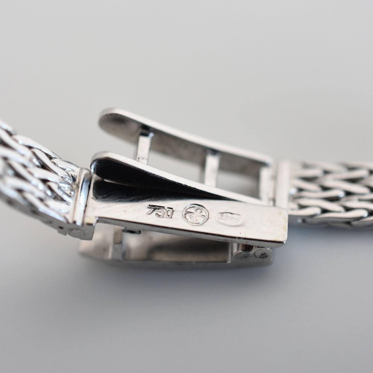 Jaeger - LeCoultre dame, entièrement or blanc 18 carats & diamants, vers 1960 - Castafiore