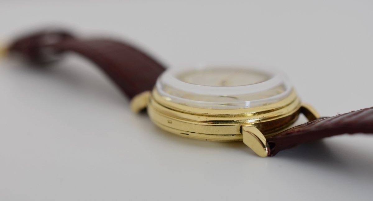 Jaeger - LeCoultre Power Reserve "40 heures", calibre 481 Bumper, or jaune 18 carats, 1953 - Castafiore