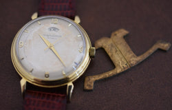 Jaeger - LeCoultre Power Reserve "40 heures", calibre 481 Bumper, or jaune 18 carats, 1953 - Castafiore