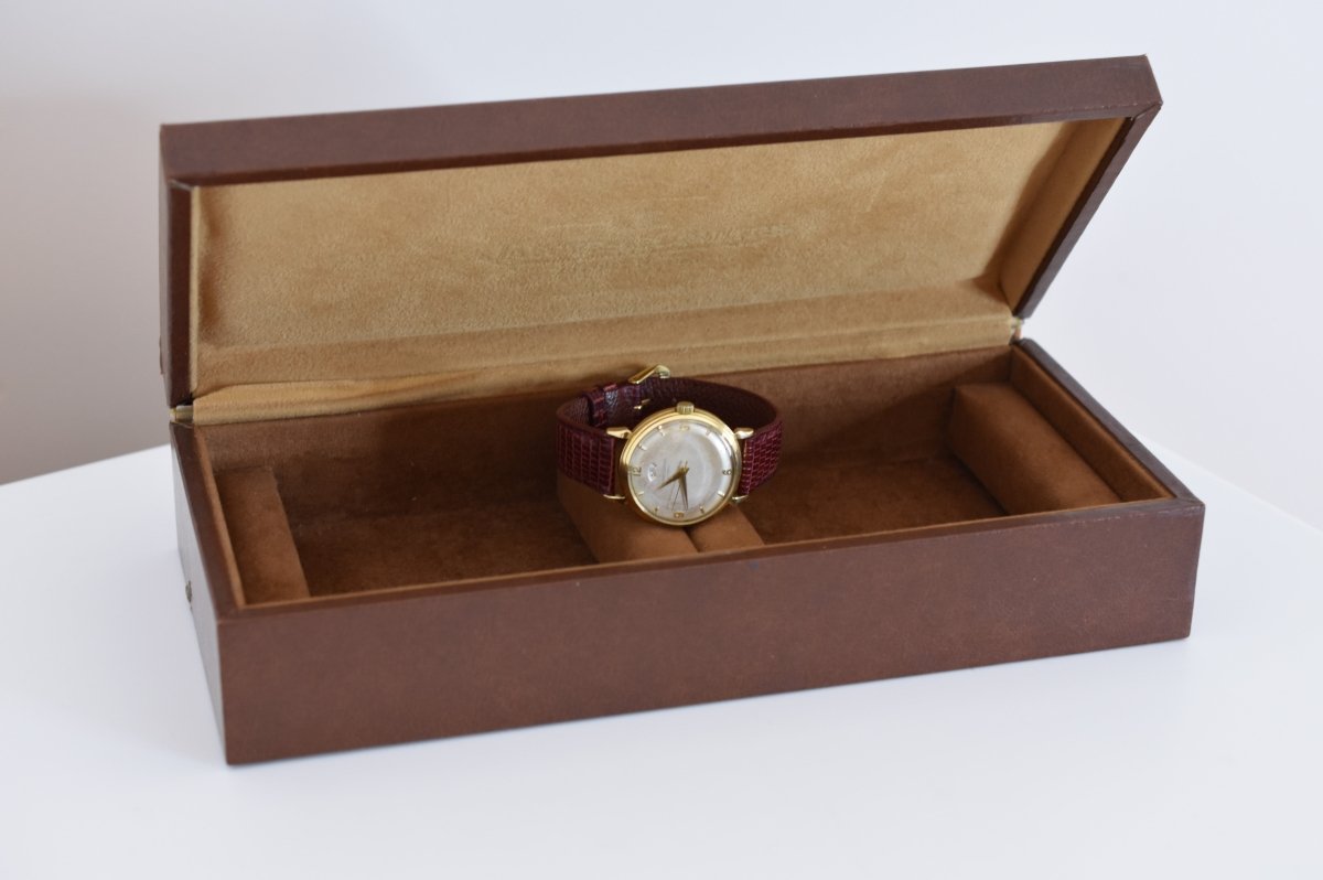 Jaeger - LeCoultre Power Reserve "40 heures", calibre 481 Bumper, or jaune 18 carats, 1953 - Castafiore