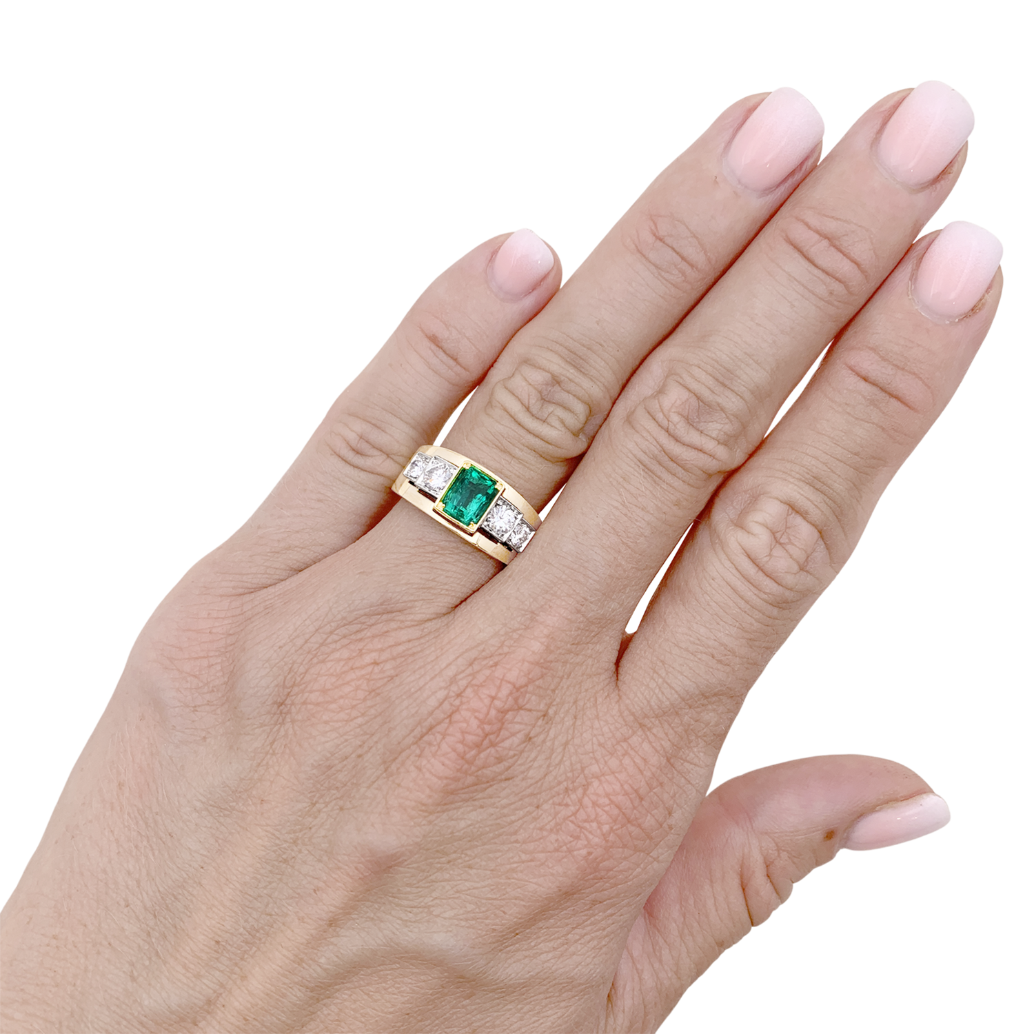Bague bandeau deux tons d'or, émeraude et diamants.
