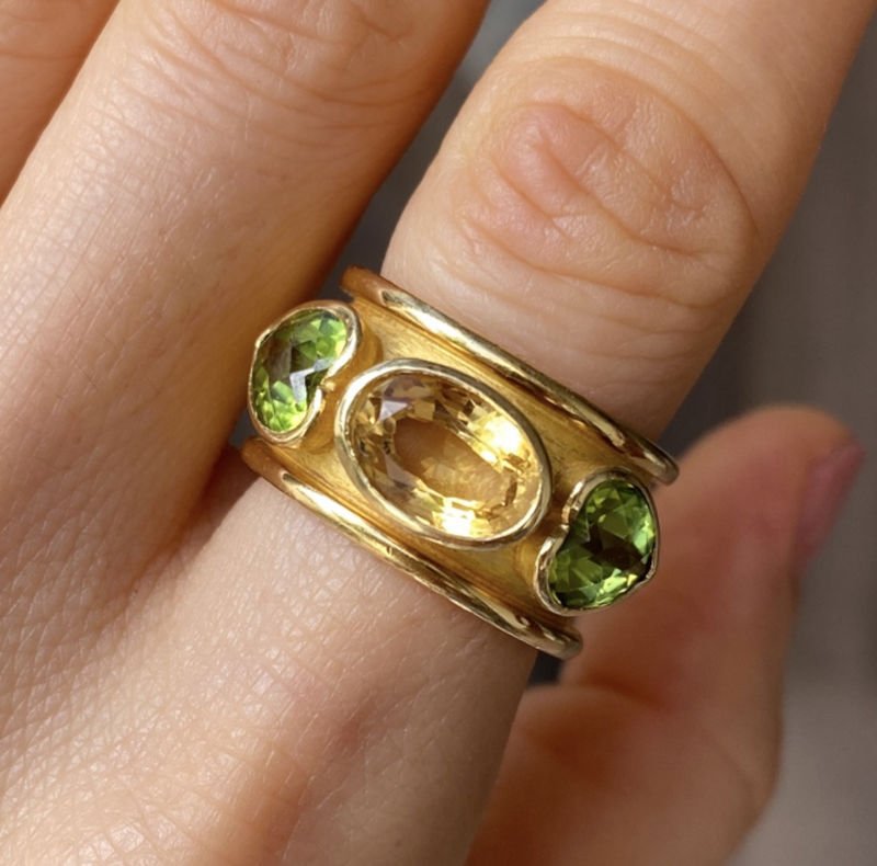 Large bague en or jaune 18K citrine et péridots - Castafiore