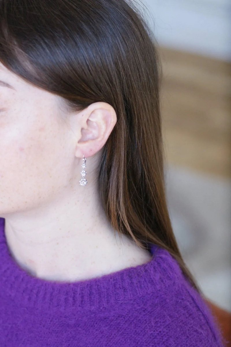 Longues dormeuses diamants sur or blanc - Castafiore