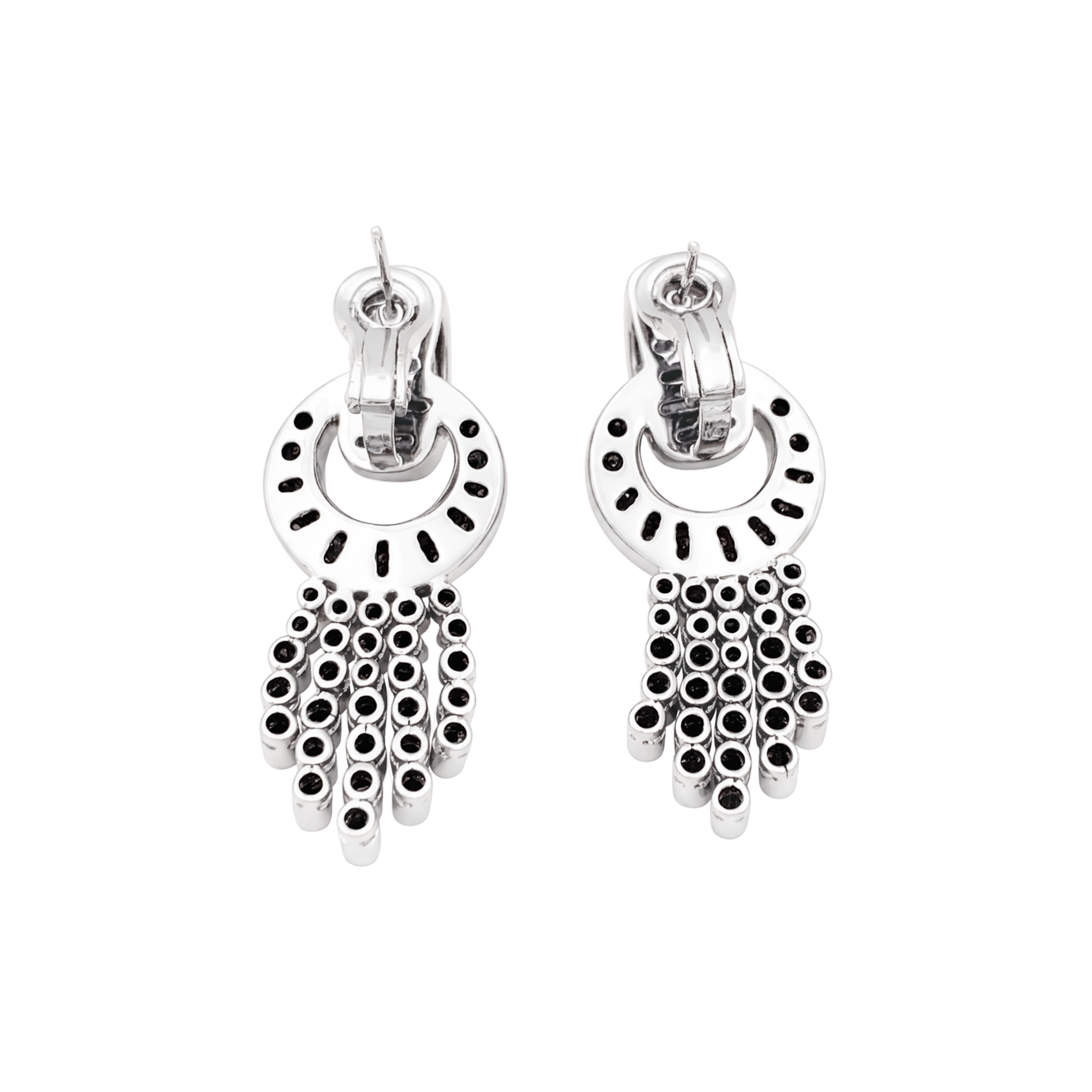 Boucles d'oreilles pendantes, or blanc et diamants.