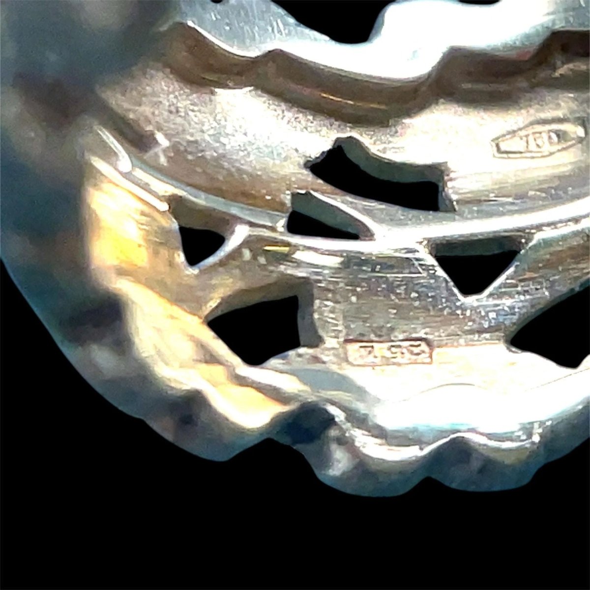 Mario Buccellati "Foglie" Collection Gold Band Ring - Castafiore