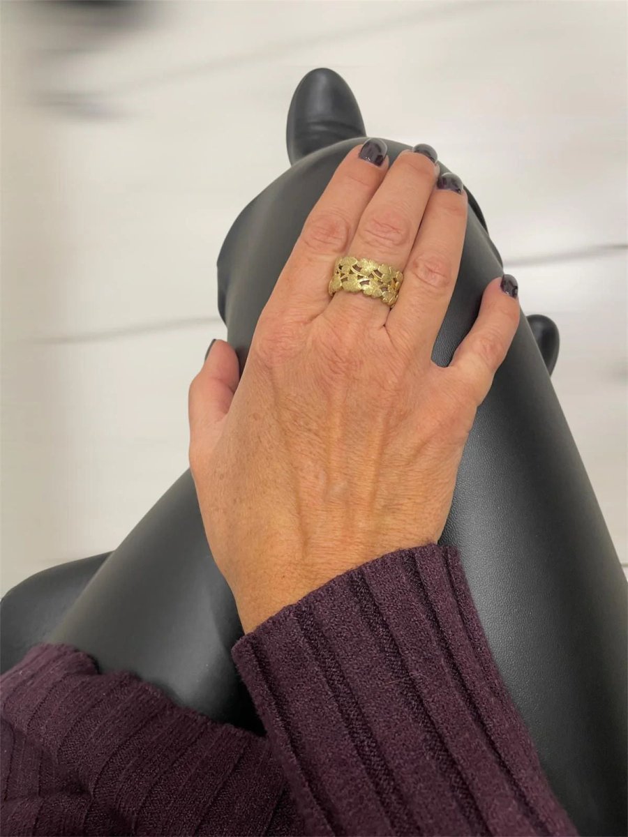 Mario Buccellati "Foglie" Collection Gold Band Ring - Castafiore