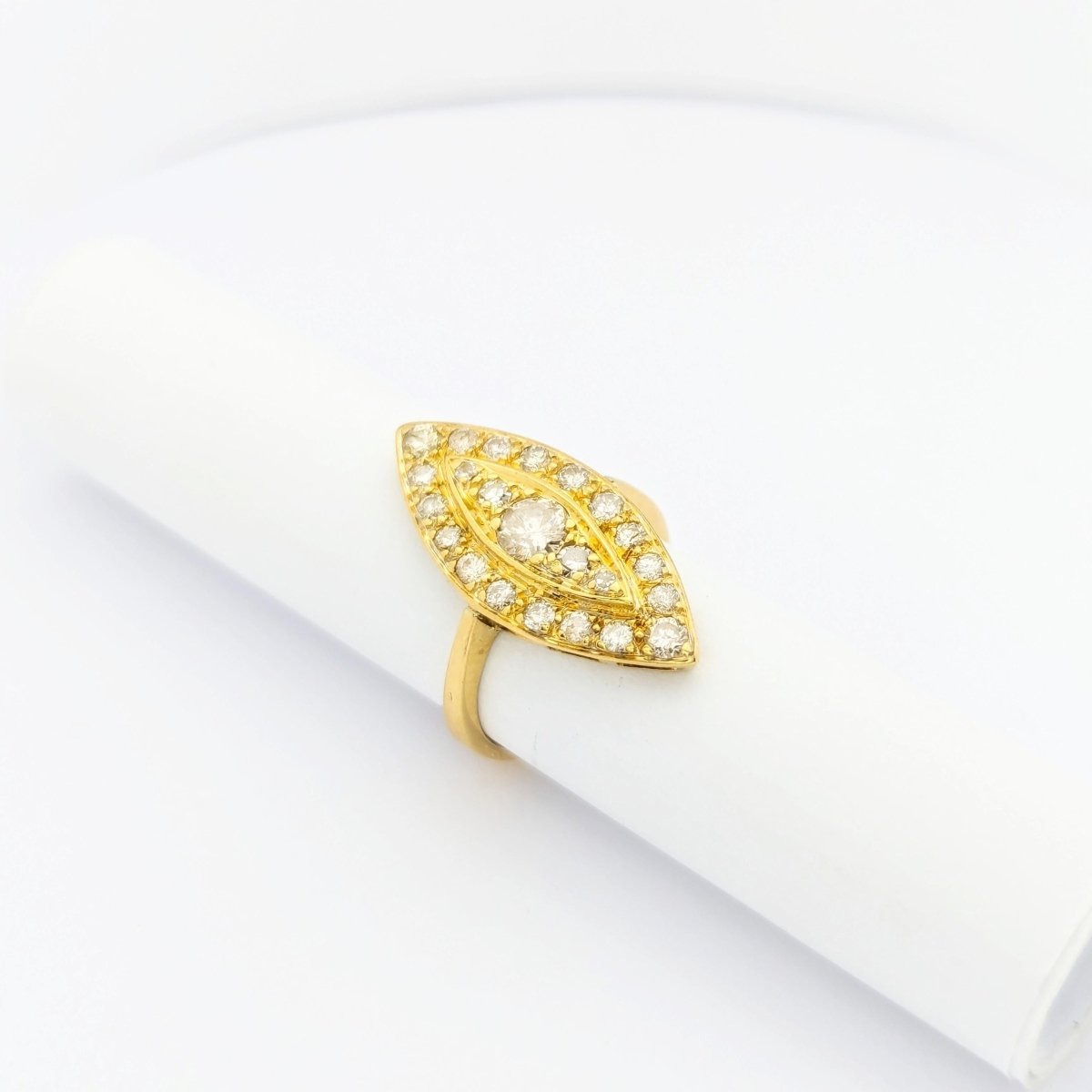 Marquise en or jaune et diamants - Castafiore