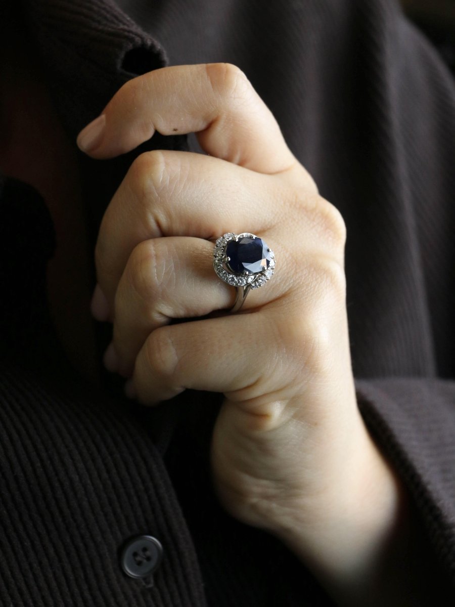 MAUBOUSSIN Bague saphir 6 carats entourage diamant - Castafiore